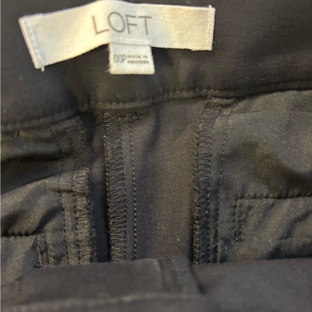 Bundle of 2 cropped LOFT pants - Picture 3 of 3